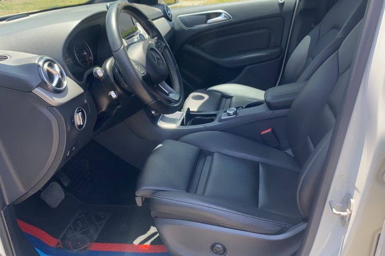 Used Mercedes-Benz B-Class 2015 B 200 Fashion Model Left Rear Seat