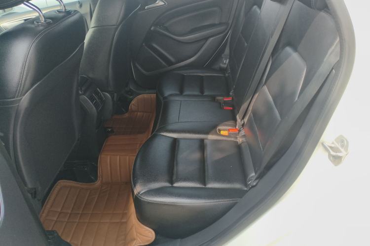 Used Mercedes-Benz B-Class 2015 B 200 Fashion Model Left Rear Seat