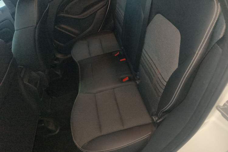Used Mercedes-Benz B-Class 2015 B 200 Sport Edition Left Rear Seat