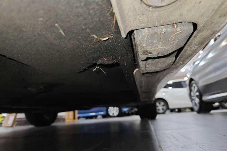 Used Mercedes-Benz B-Class 2015 B 200 Fashion Model Left Side Sill