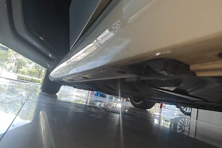 Used Mercedes-Benz B-Class 2015 B 200 Fashion Model Left Side Sill