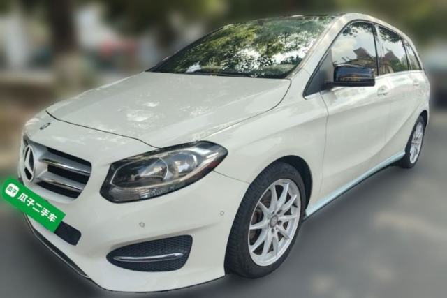 Ojetý Mercedes-Benz B-Class 2015 B 200 Sport Edition