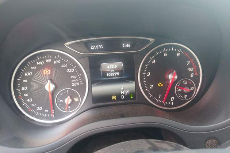 Used Mercedes-Benz B-Class 2015 B 200 Luxury Model Odometer Close Up