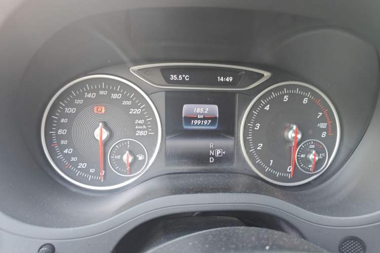 Used Mercedes-Benz B-Class 2015 B 200 Sport Edition Odometer Close Up