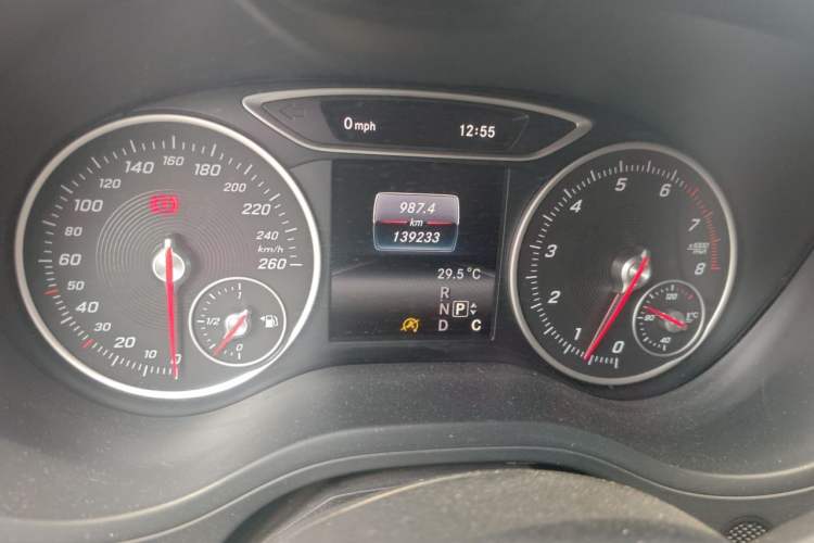 Used Mercedes-Benz B-Class 2015 B 200 Sport Edition Odometer Close Up