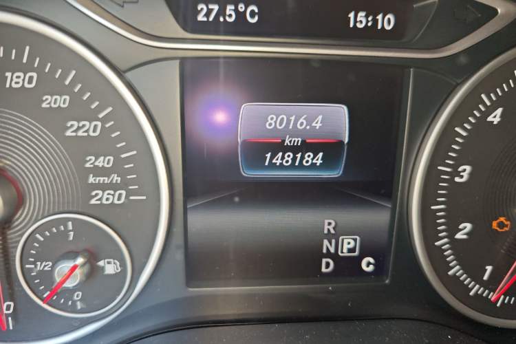 Used Mercedes-Benz B-Class 2015 B 200 Sport Edition Odometer Close Up