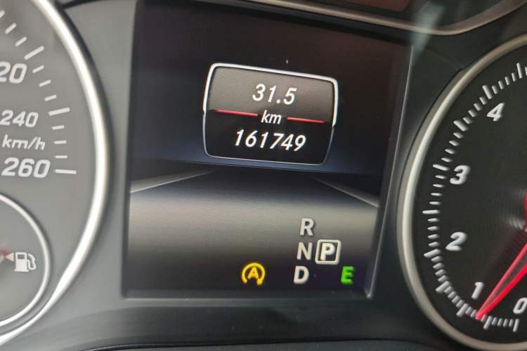 Used Mercedes-Benz B-Class 2015 B 200 Fashion Model Odometer Close Up