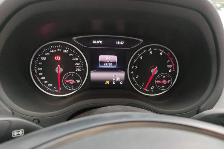 Used Mercedes-Benz B-Class 2015 B 200 Sport Edition Odometer Close Up