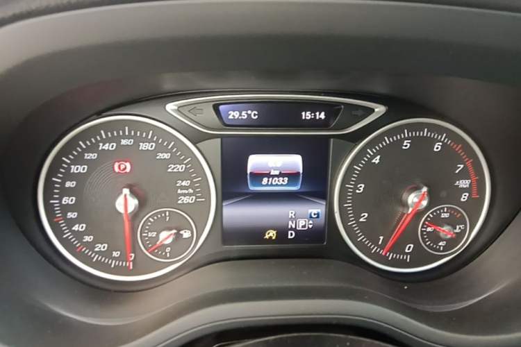 Used Mercedes-Benz B-Class 2015 B 200 Sport Edition Odometer Close Up