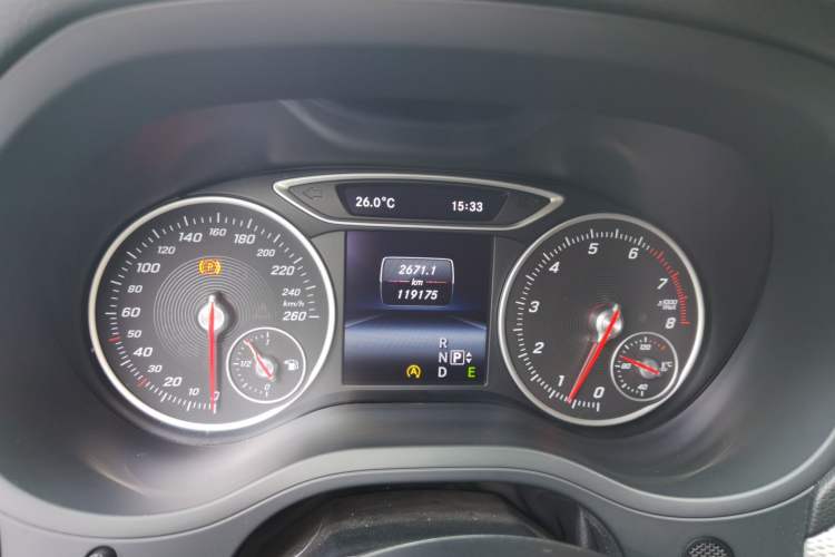 Used Mercedes-Benz B-Class 2015 B 200 Luxury Model Odometer Close Up