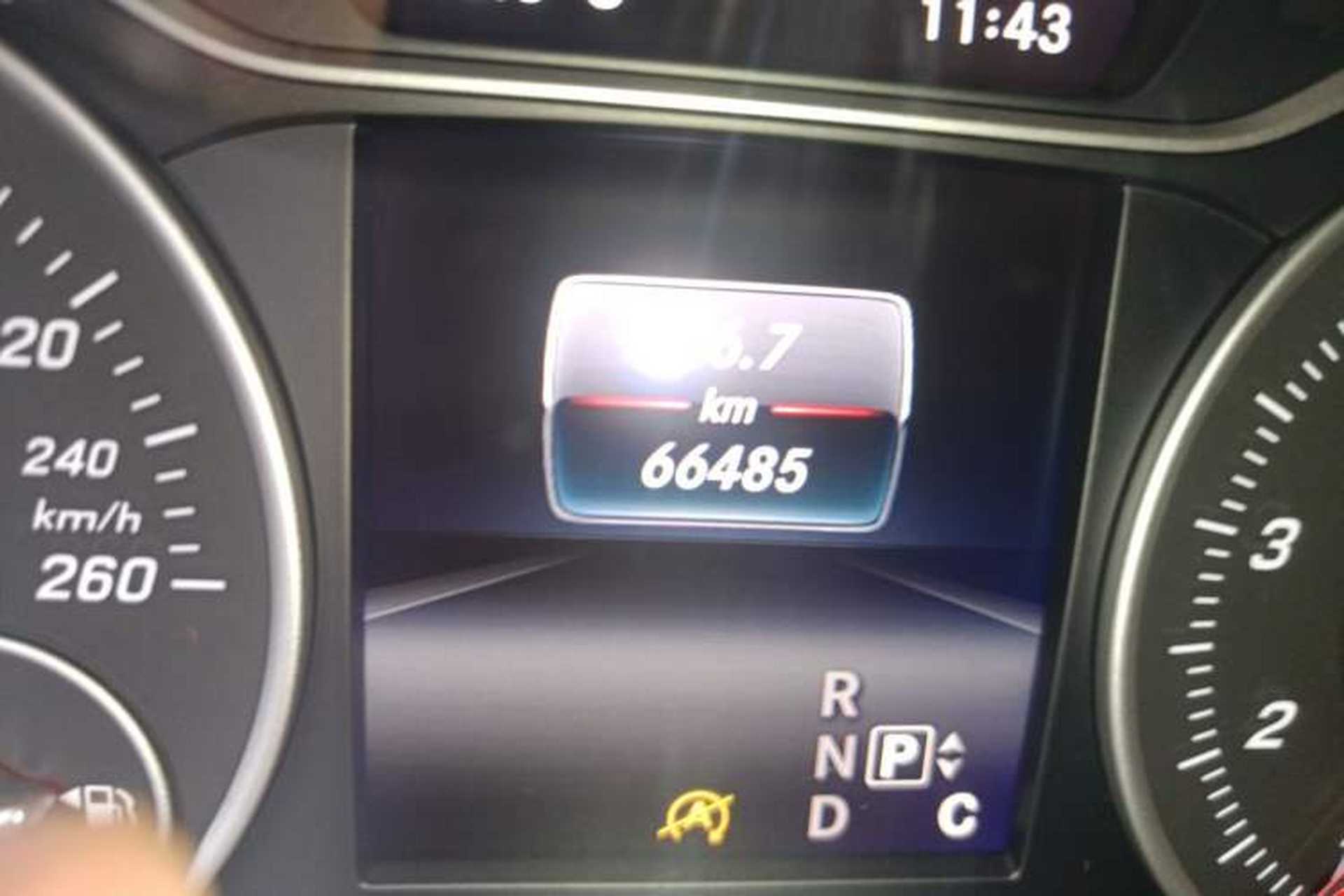 Used Mercedes-Benz B-Class 2015 B 200 Sport Edition Odometer Close Up