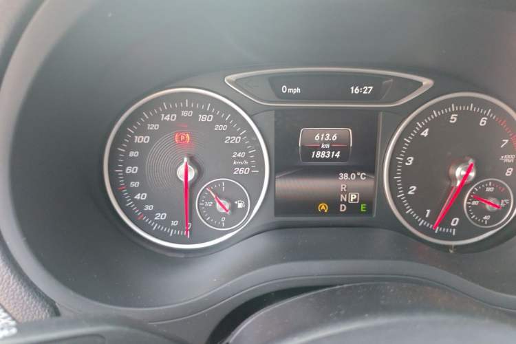 Used Mercedes-Benz B-Class 2015 B 200 Sport Edition Odometer Close Up