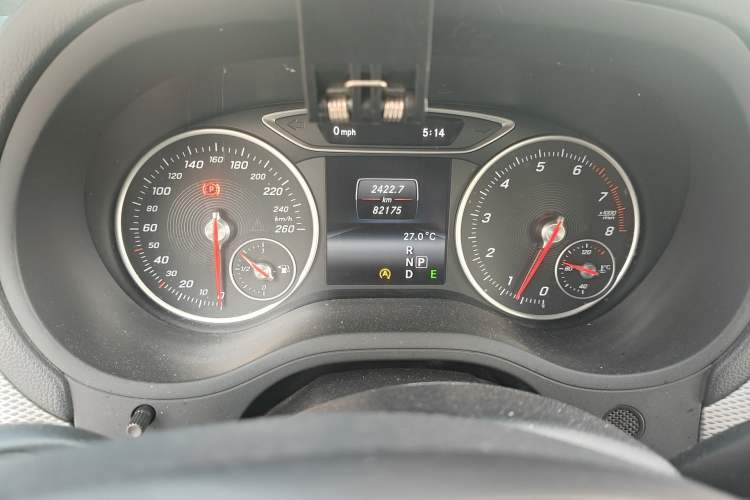 Used Mercedes-Benz B-Class 2015 B 200 Fashion Model Odometer Close Up