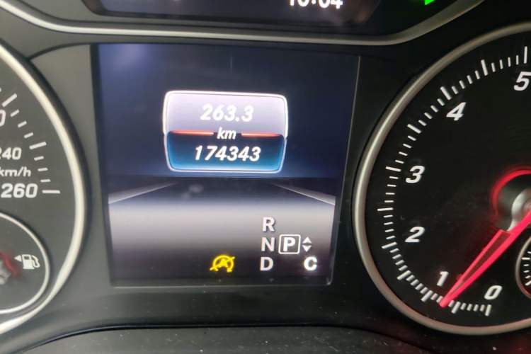 Used Mercedes-Benz B-Class 2015 B 200 Sport Edition Odometer Close Up
