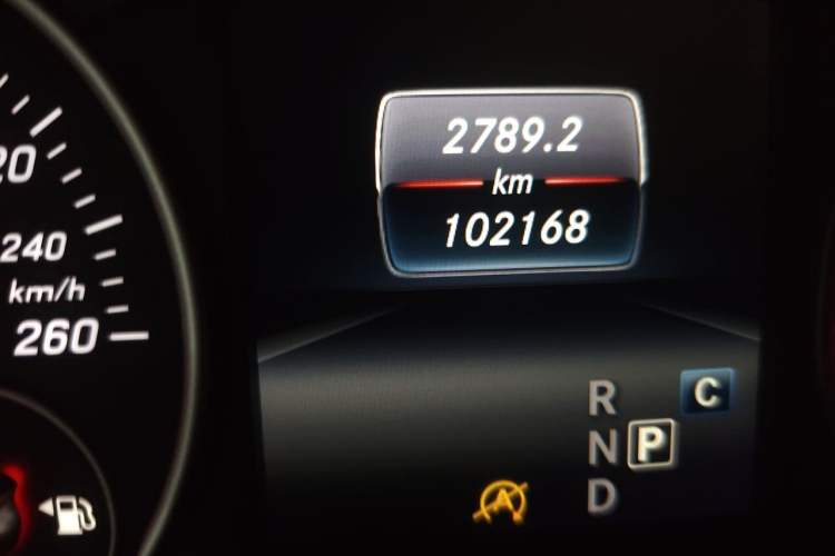 Used Mercedes-Benz B-Class 2015 B 200 Fashion Model Odometer Close Up