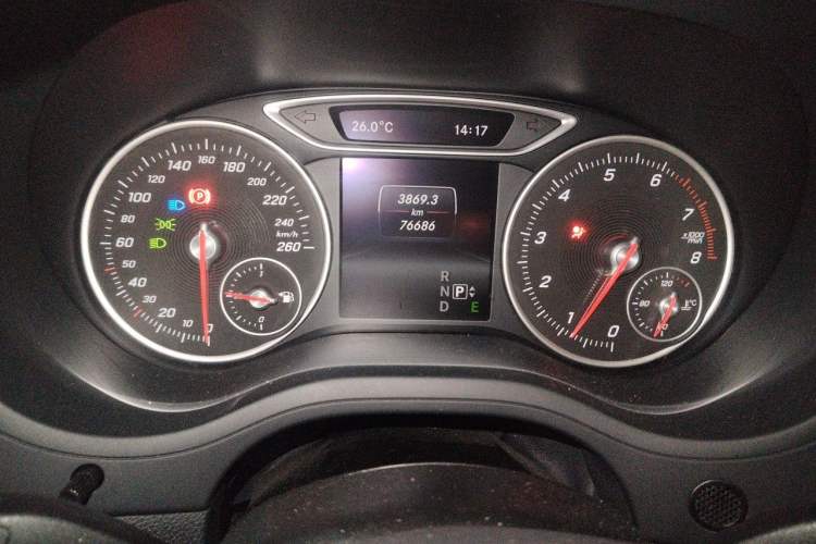 Used Mercedes-Benz B-Class 2015 B 200 Sport Edition Odometer Close Up