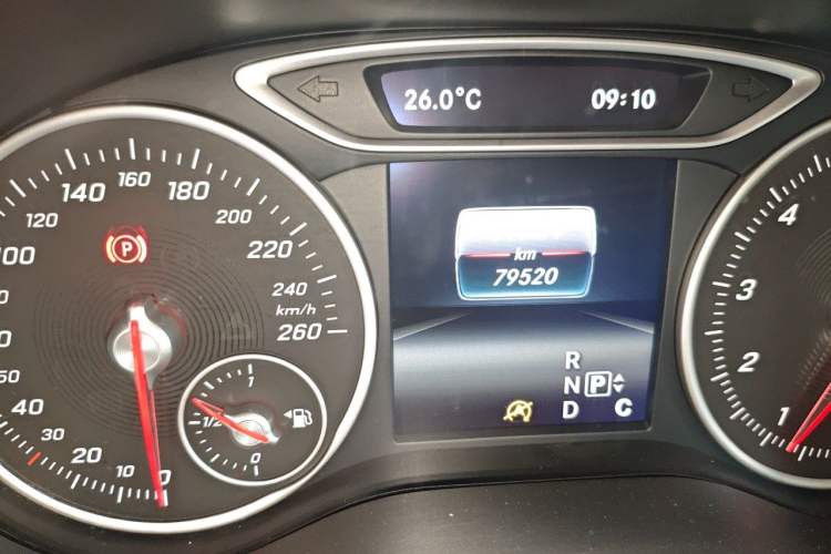 Used Mercedes-Benz B-Class 2015 B 200 Sport Edition Odometer Close Up