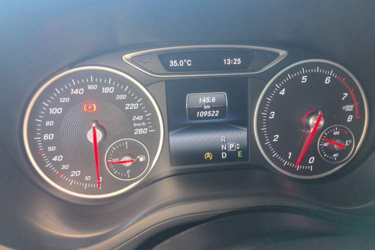 Used Mercedes-Benz B-Class 2015 B 200 Fashion Model Odometer Close Up