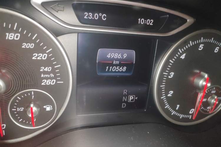 Used Mercedes-Benz B-Class 2015 B 200 Sport Edition Odometer Close Up