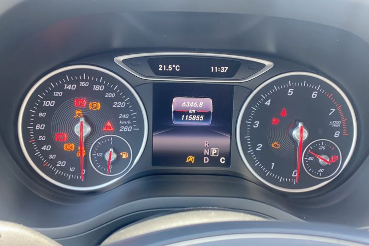 Used Mercedes-Benz B-Class 2015 B 200 Fashion Model Odometer Close Up