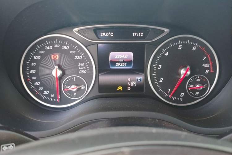 Used Mercedes-Benz B-Class 2015 B 200 Sport Edition Odometer Close Up