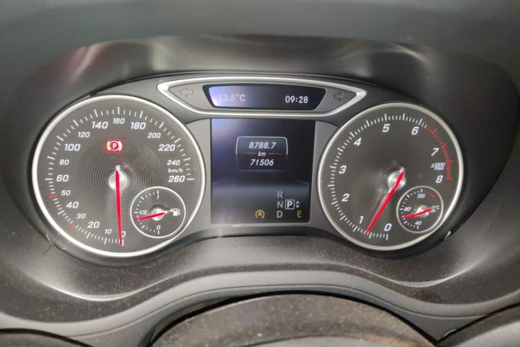 Used Mercedes-Benz B-Class 2015 B 200 Luxury Model Odometer Close Up