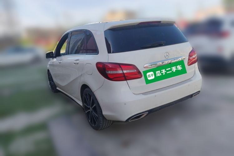Used Mercedes-Benz B-Class 2015 B 200 Luxury Model Rear Left 45 Deg