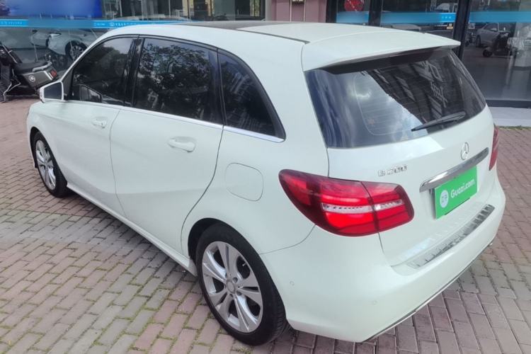 Used Mercedes-Benz B-Class 2015 B 200 Fashion Model Rear Left 45 Deg
