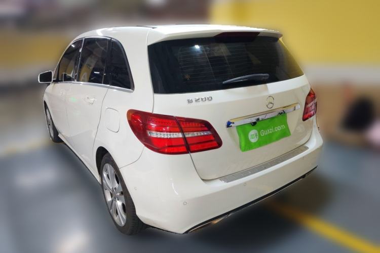 Used Mercedes-Benz B-Class 2015 B 200 Fashion Model Rear Left 45 Deg