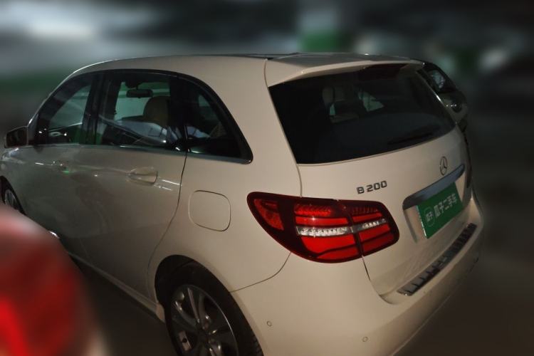 Used Mercedes-Benz B-Class 2015 B 200 Fashion Model Rear Left 45 Deg