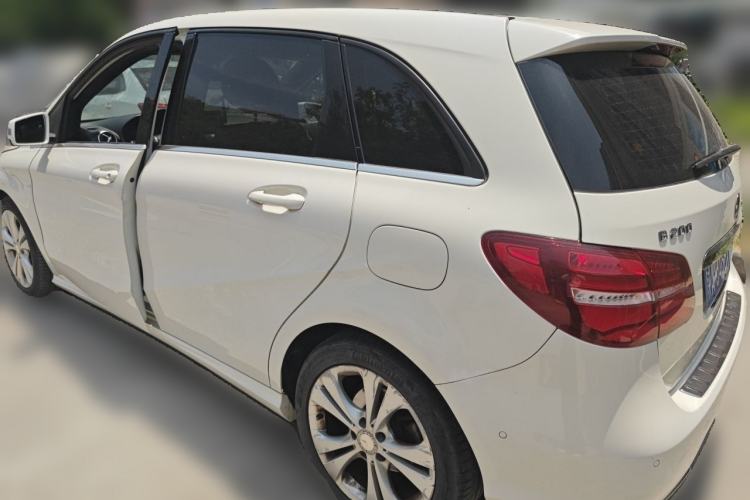 Used Mercedes-Benz B-Class 2015 B 200 Fashion Model Rear Left 45 Deg
