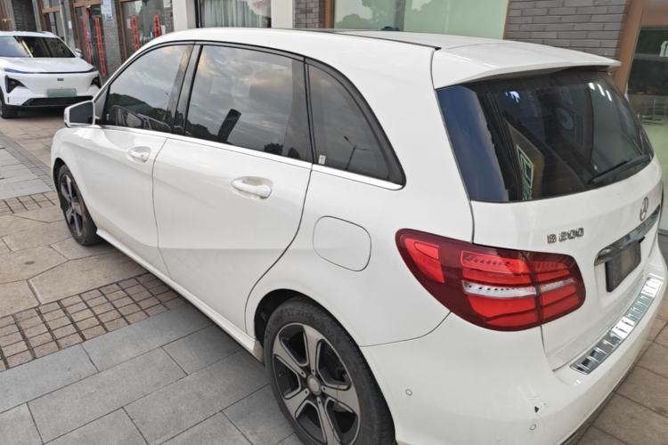 Used Mercedes-Benz B-Class 2015 B 200 Fashion Model Rear Left 45 Deg