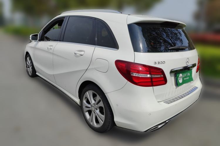 Used Mercedes-Benz B-Class 2015 B 200 Fashion Model Rear Left 45 Deg