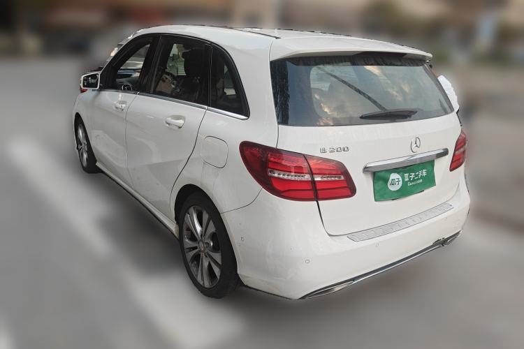 Used Mercedes-Benz B-Class 2015 B 200 Fashion Model Rear Left 45 Deg
