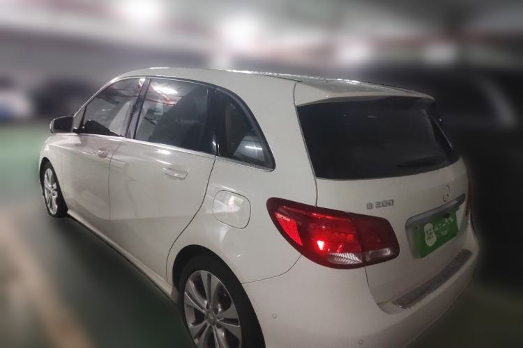 Used Mercedes-Benz B-Class 2015 B 200 Sport Edition Rear Left 45 Deg