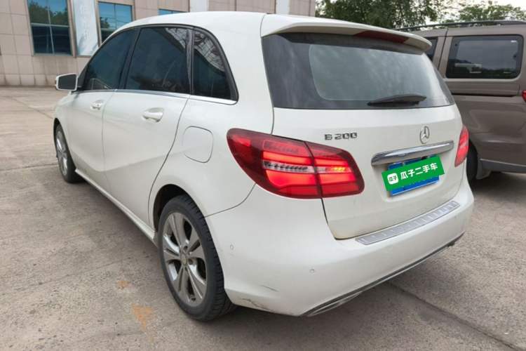 Used Mercedes-Benz B-Class 2015 B 200 Fashion Model Rear Left 45 Deg