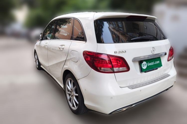 Used Mercedes-Benz B-Class 2015 B 200 Sport Edition Rear Left 45 Deg