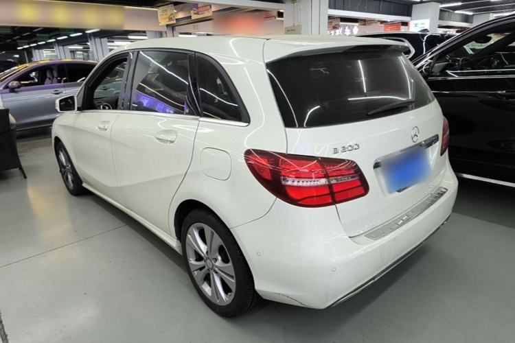 Used Mercedes-Benz B-Class 2015 B 200 Fashion Model Rear Left 45 Deg