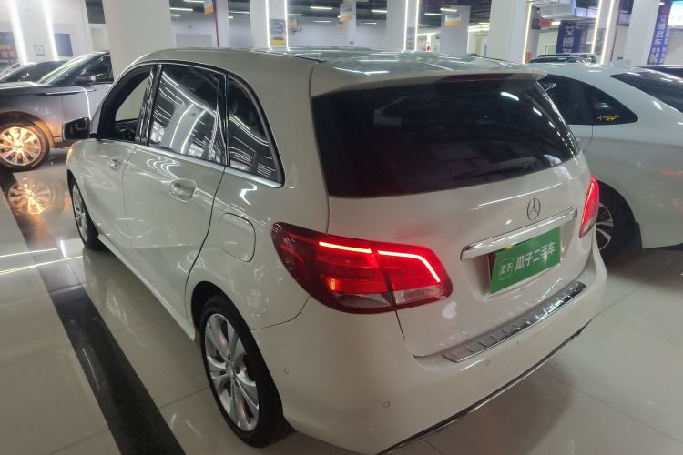 Used Mercedes-Benz B-Class 2015 B 200 Sport Edition Rear Left 45 Deg