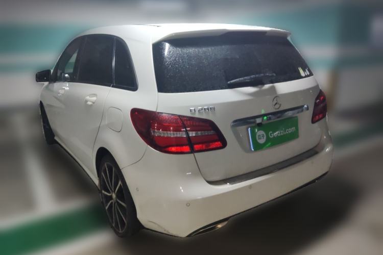 Used Mercedes-Benz B-Class 2015 B 200 Luxury Model Rear Left 45 Deg