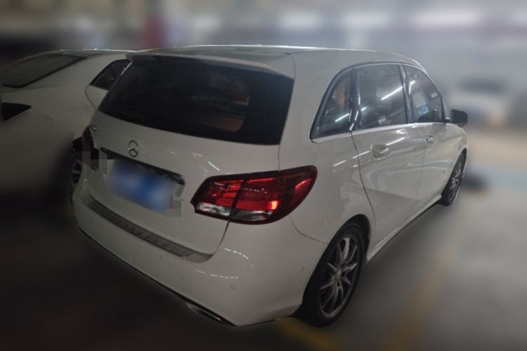 Used Mercedes-Benz B-Class 2015 B 200 Sport Edition Rear Right 45 Deg
