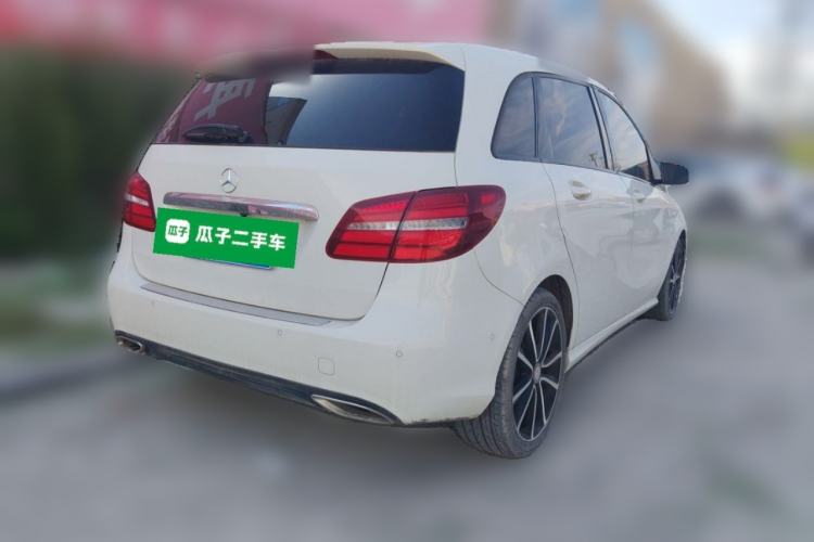 Used Mercedes-Benz B-Class 2015 B 200 Luxury Model Rear Right 45 Deg