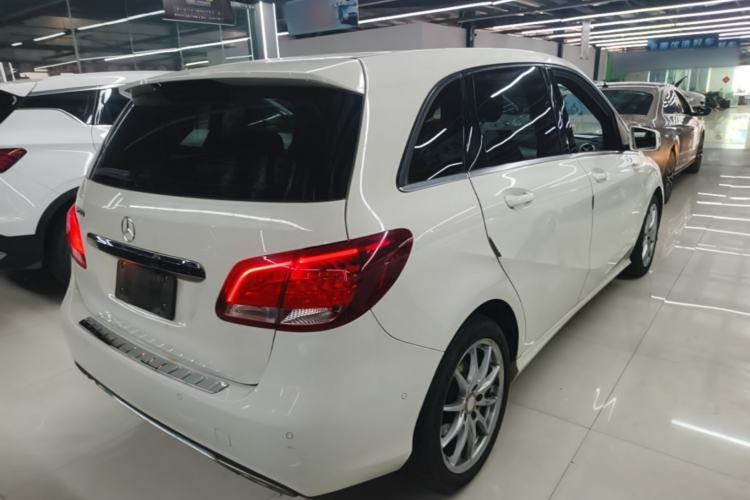 Used Mercedes-Benz B-Class 2015 B 200 Sport Edition Rear Right 45 Deg