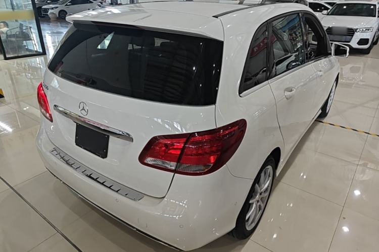 Used Mercedes-Benz B-Class 2015 B 200 Sport Edition Rear Right 45 Deg