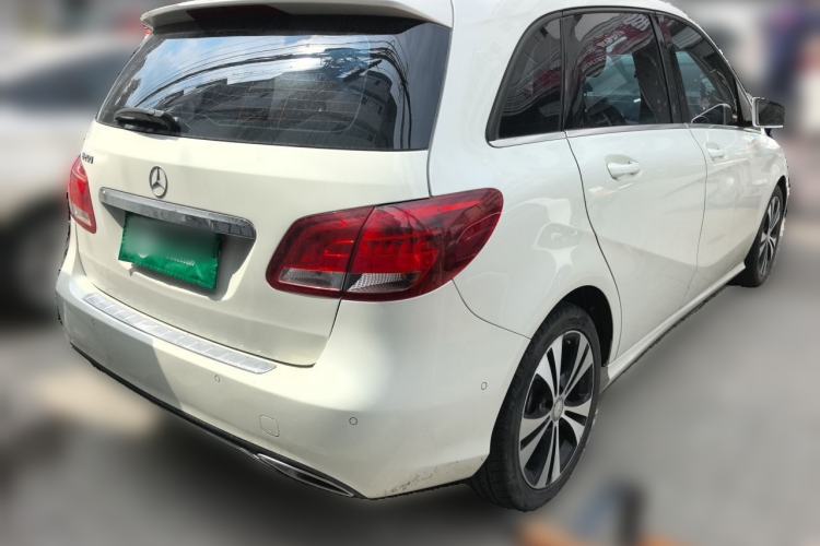 Used Mercedes-Benz B-Class 2015 B 200 Sport Edition Rear Right 45 Deg
