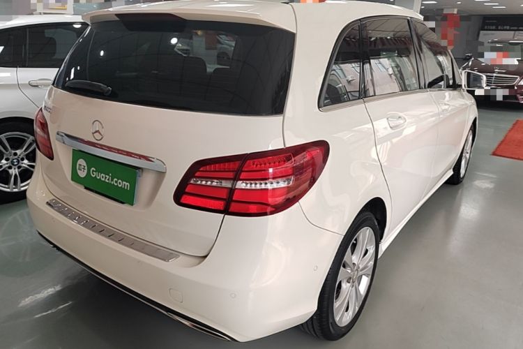 Used Mercedes-Benz B-Class 2015 B 200 Fashion Model Rear Right 45 Deg