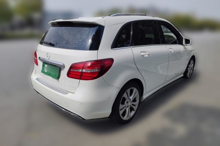 Used Mercedes-Benz B-Class 2015 B 200 Fashion Model Rear Right 45 Deg