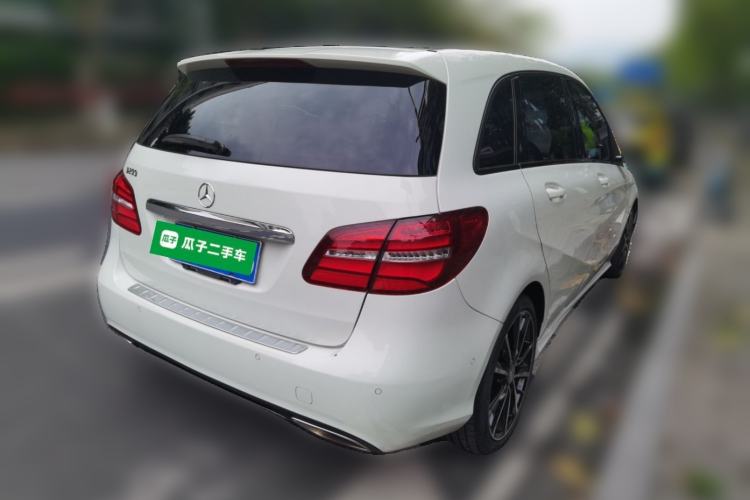 Used Mercedes-Benz B-Class 2015 B 200 Luxury Model Rear Right 45 Deg