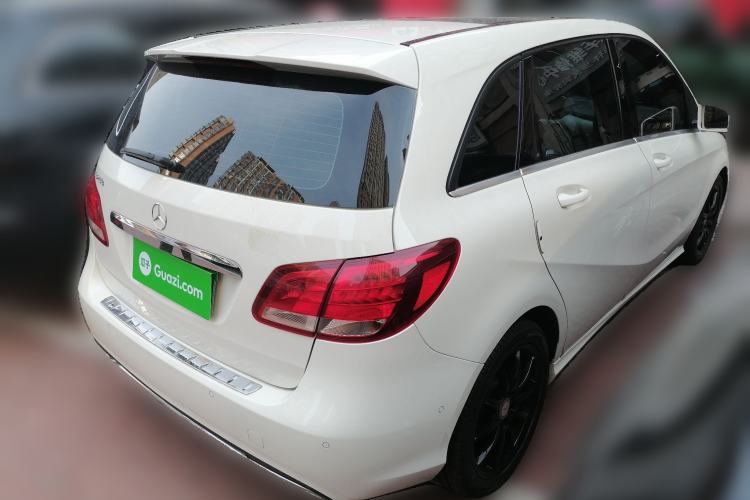 Used Mercedes-Benz B-Class 2015 B 200 Sport Edition Rear Right 45 Deg