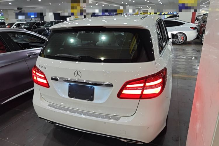 Used Mercedes-Benz B-Class 2015 B 200 Fashion Model Rear Right 45 Deg